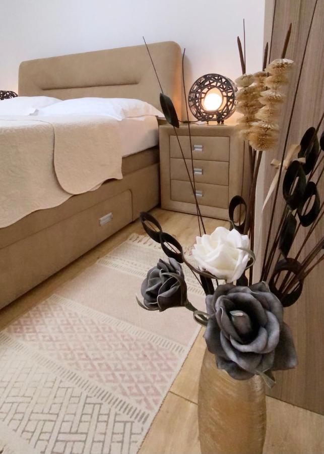 Apartments Tasha 말리로시니 외부 사진