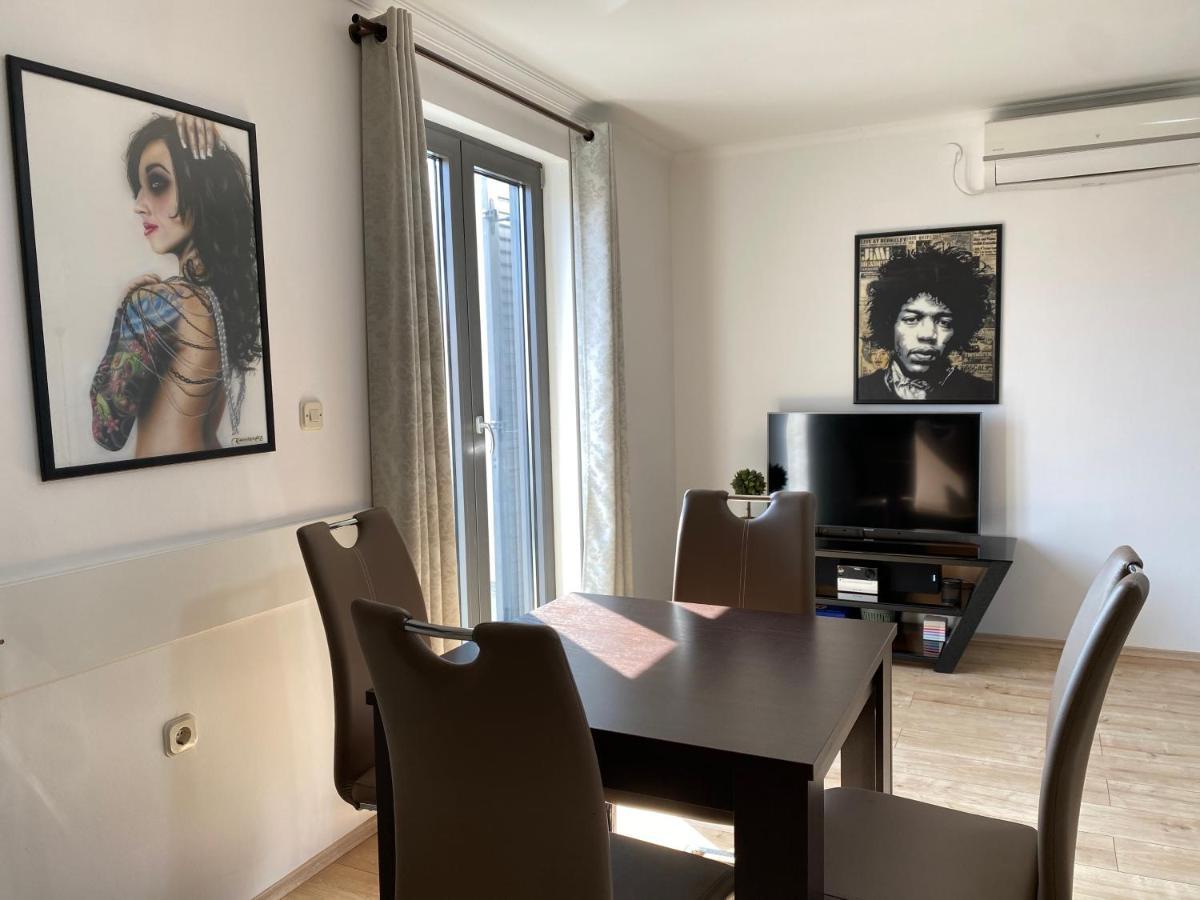 Apartments Tasha 말리로시니 외부 사진